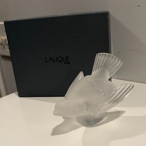 Lalique Frosted Crystal Dove Figurine - White